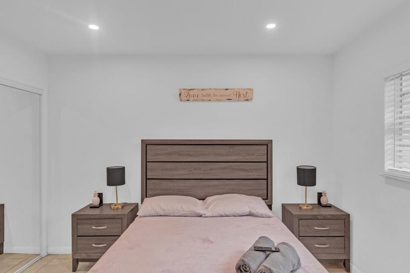 2 Bedroom House Minutes From Beach And Casino Db1 Dania Beach Dış mekan fotoğraf