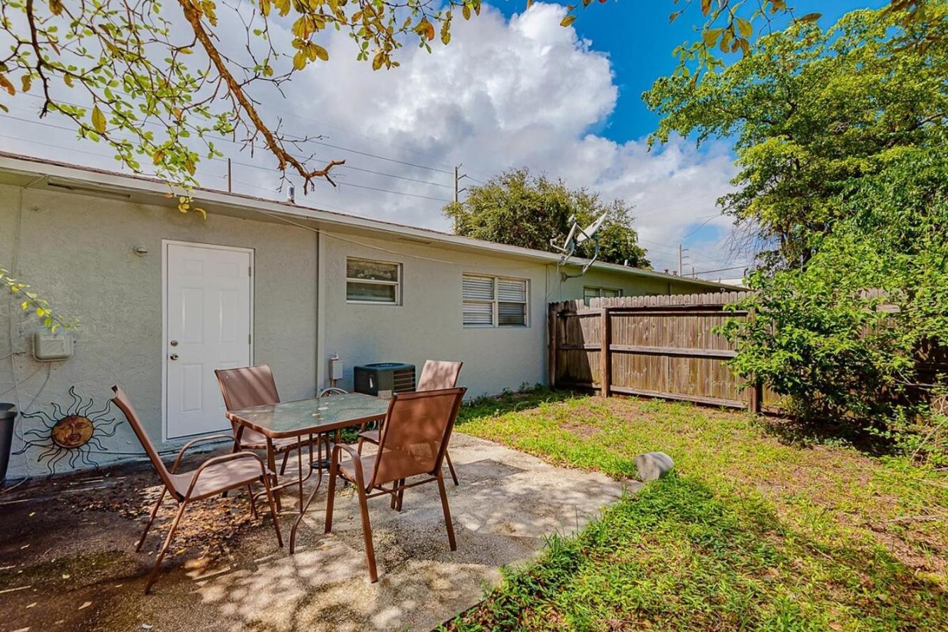 2 Bedroom House Minutes From Beach And Casino Db1 Dania Beach Dış mekan fotoğraf