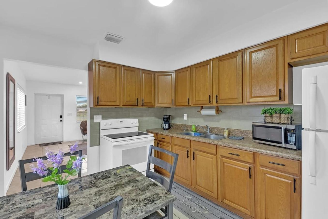 2 Bedroom House Minutes From Beach And Casino Db1 Dania Beach Dış mekan fotoğraf